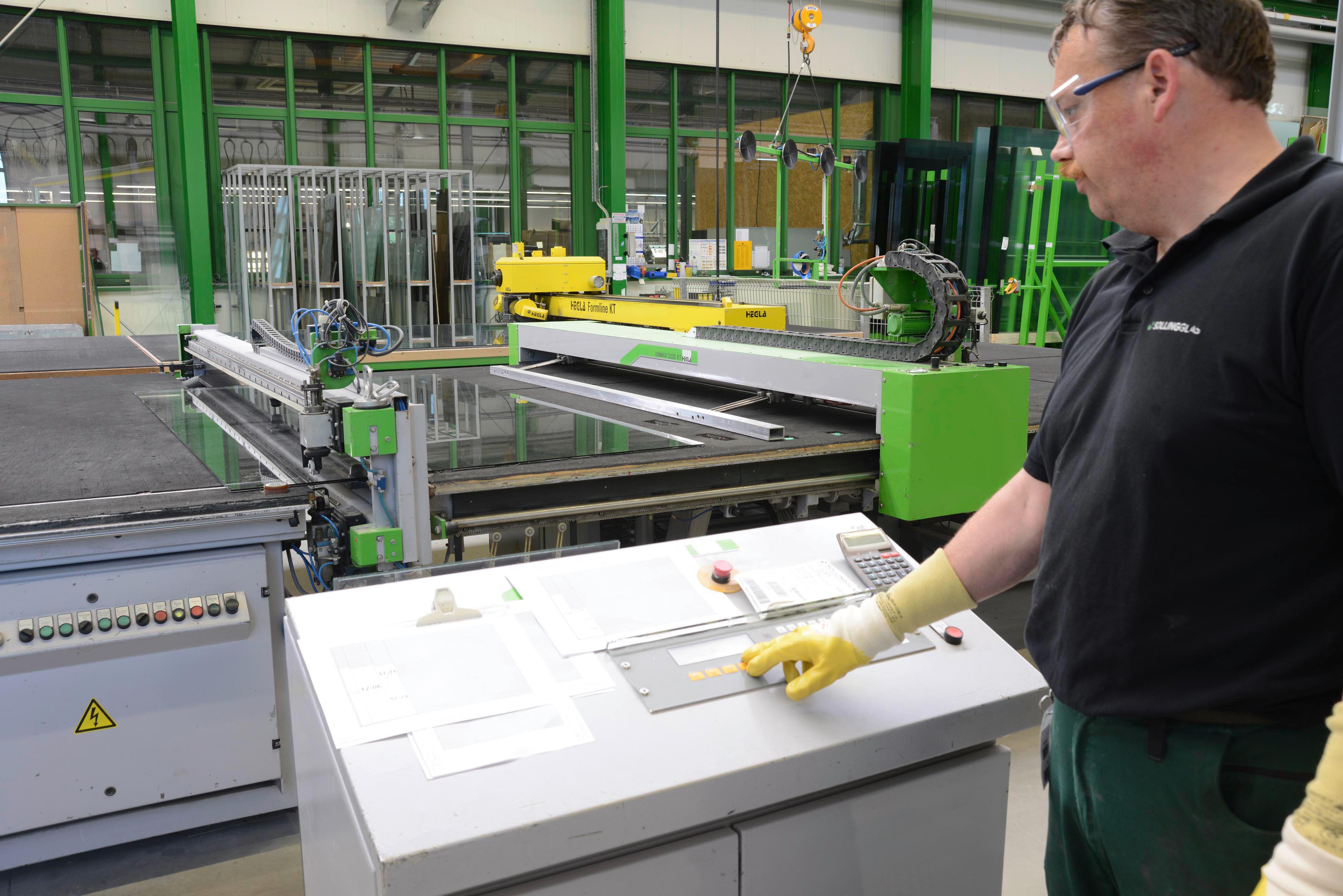 Sollingglas Bau und Veredelungs GmbH & Co KG, Hinter den Höfen 2 in Derental