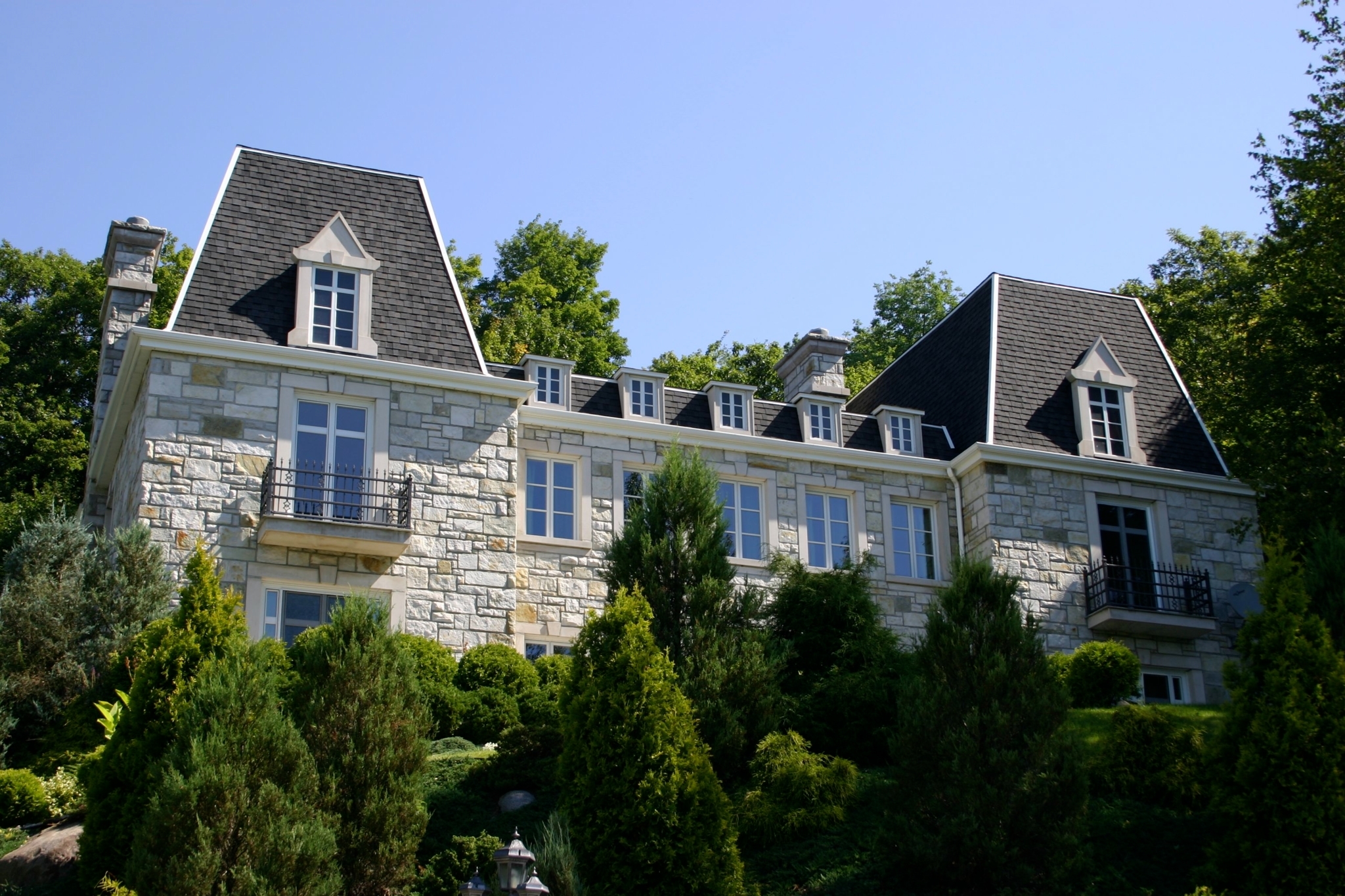 Sommet Rénovation Inc, MontSaintHilaire QC Ourbis