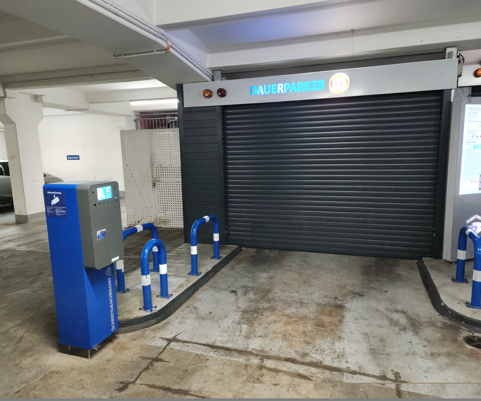 B+B Parkhaus, Oskar-Kühlen-Straße 1-15 in Mönchengladbach