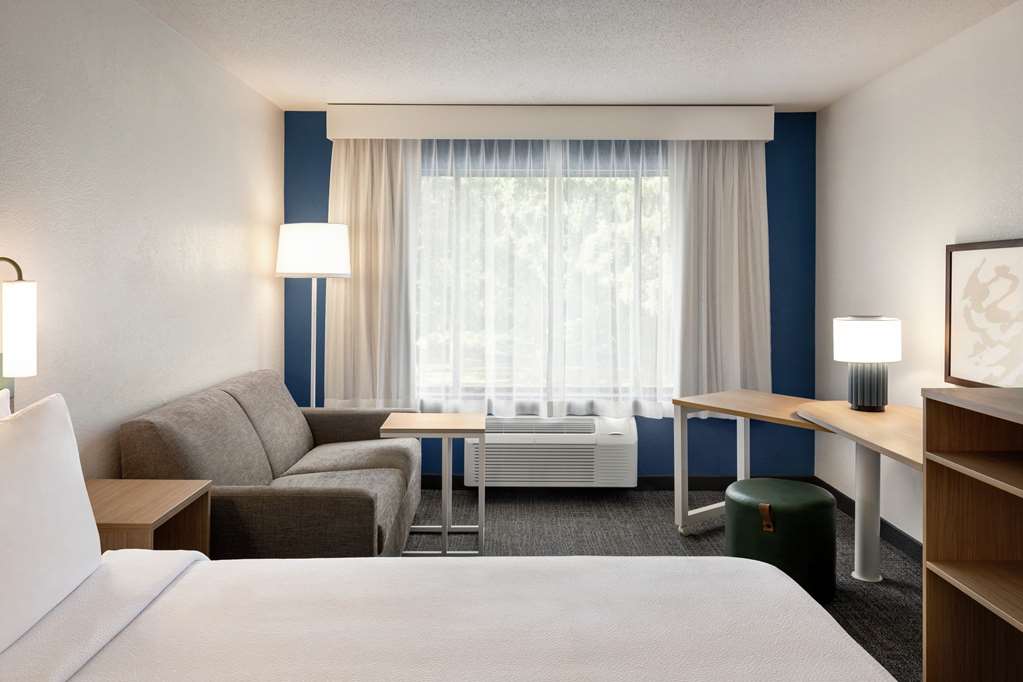 Guest room