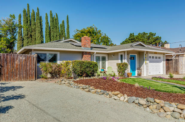 Images Amber Hom Realm Real Estate