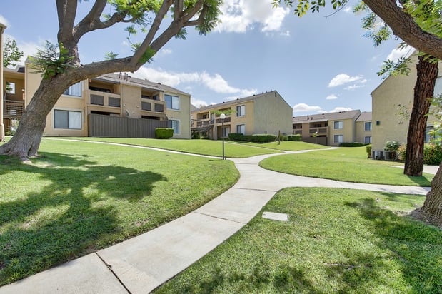 Images Highland Meadows Apartments
