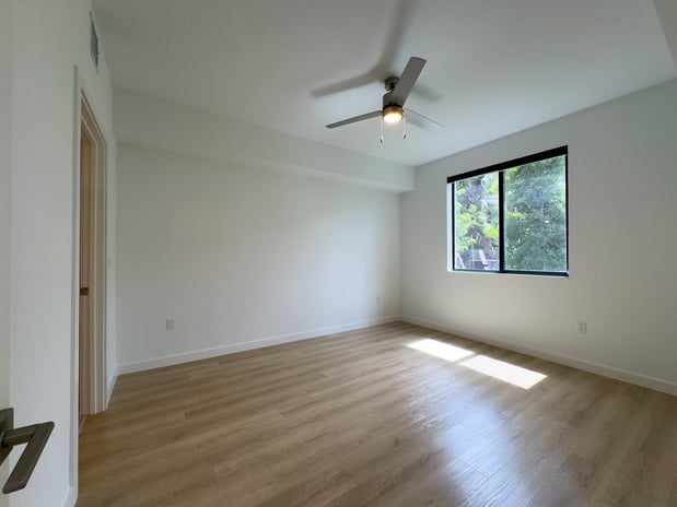 Images Caroline Golden Glades