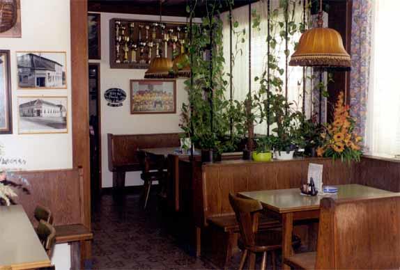 GASTHOF HEISS Grillhendl Heuriger, Kremser Straße 5 in Kirchberg am Wagram