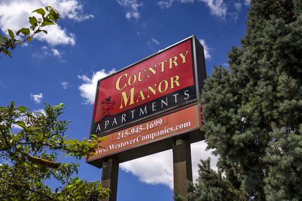 Images Country Manor Apartments