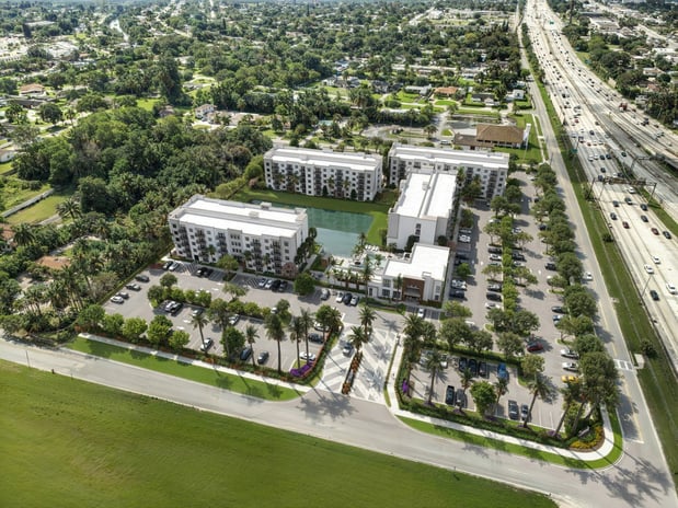 Images Caroline Golden Glades