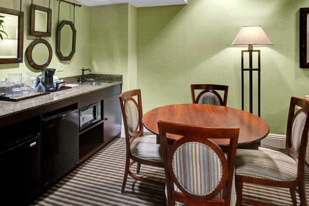Images Holiday Inn Express & Suites Atlanta Buckhead by IHG