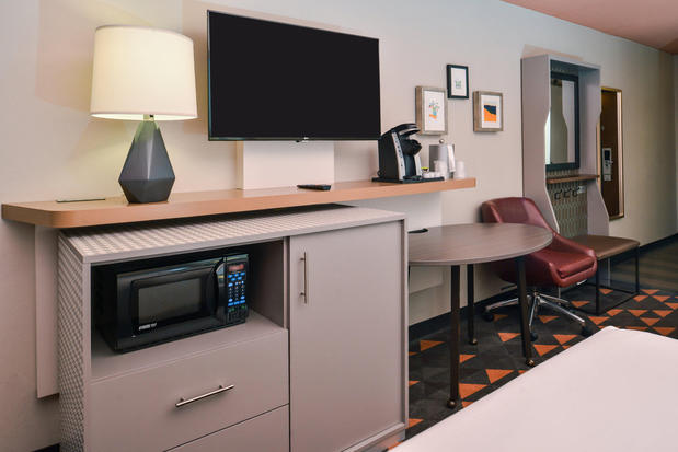 Images Holiday Inn Auburn-Finger Lakes Region by IHG