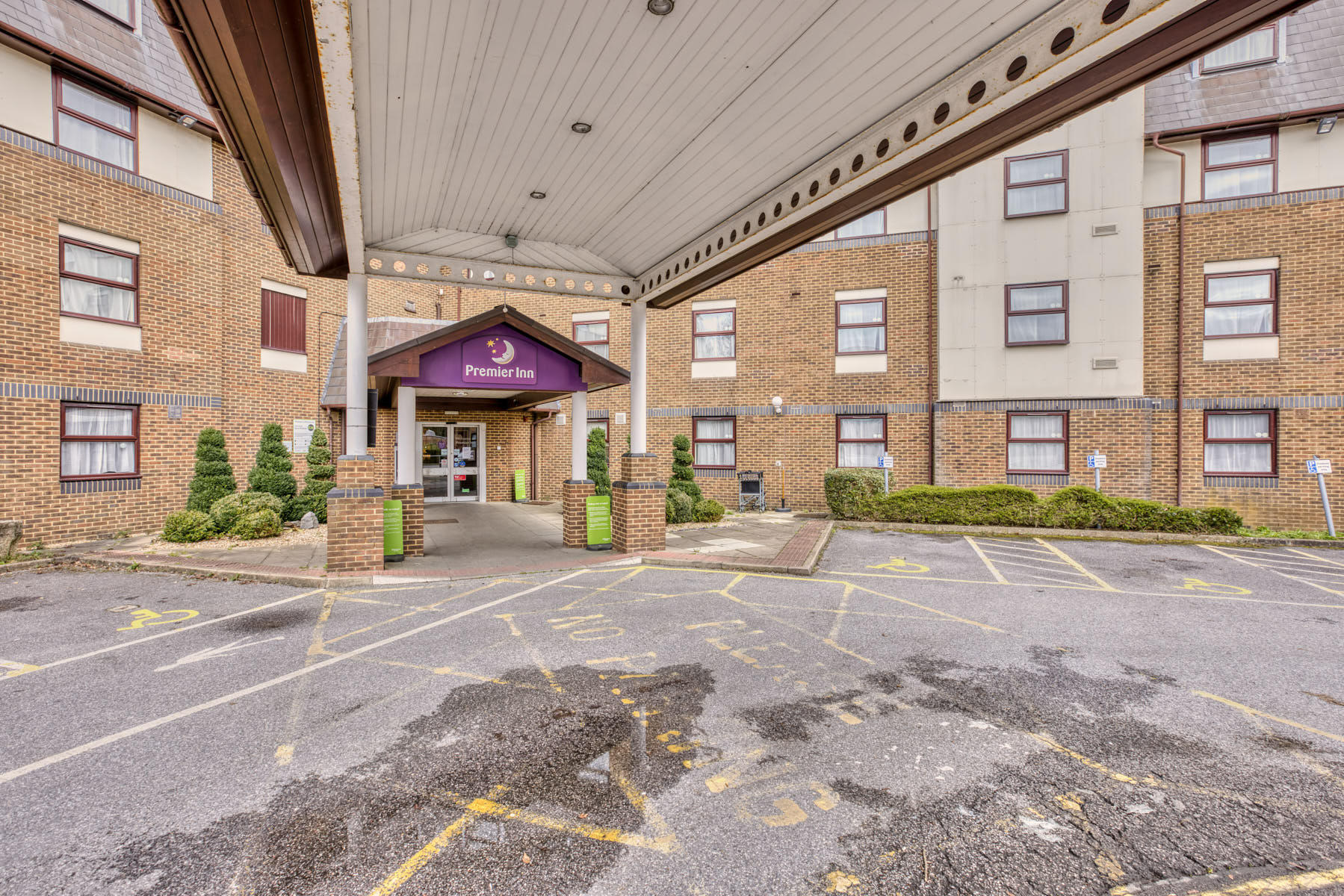 Images Premier Inn London Gatwick Airport (A23 Airport Way) hotel