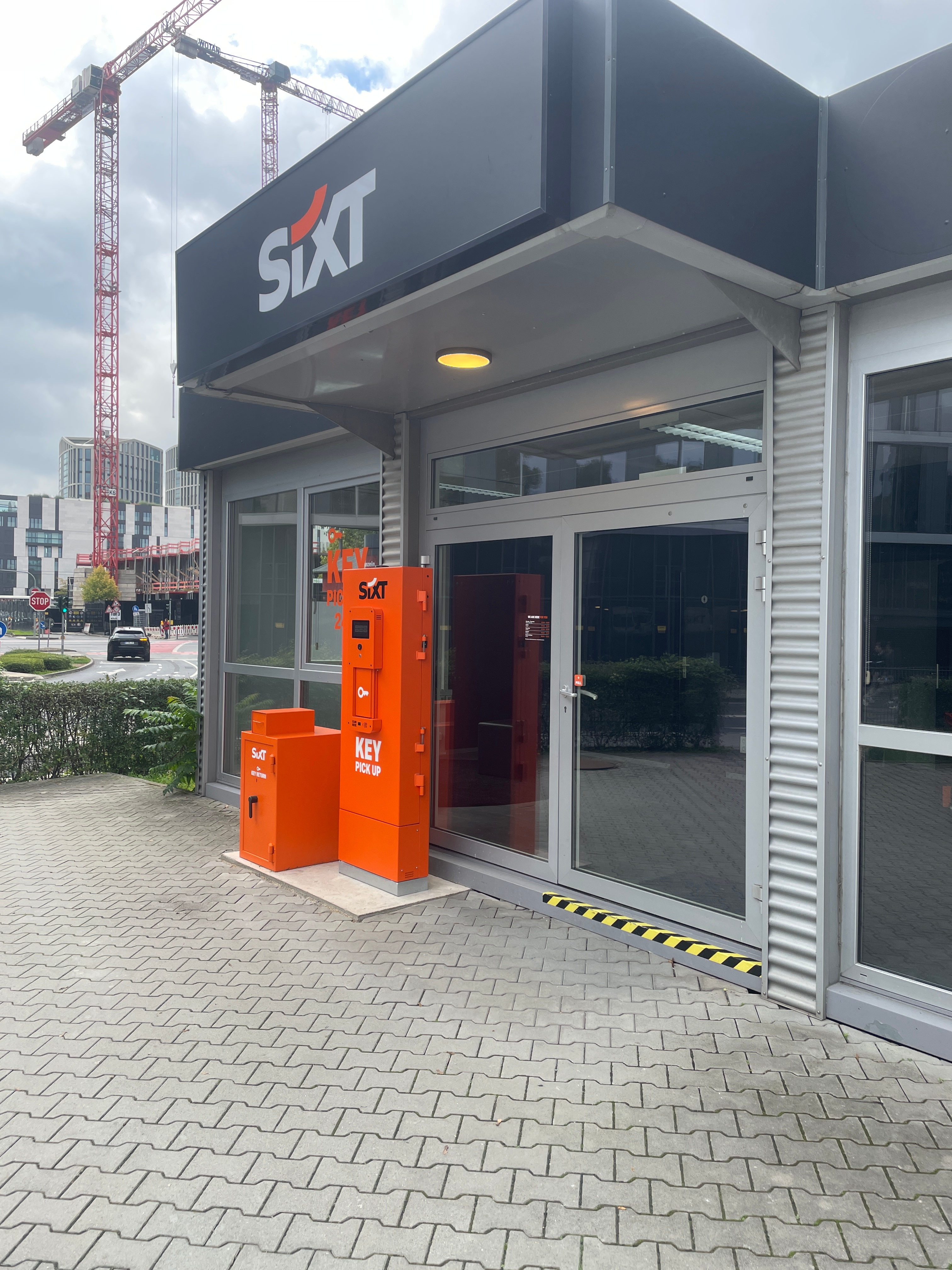 SIXT Frankfurt Truck Center, Ferdinand-Happ-Straße 1-7 in Frankfurt am Main