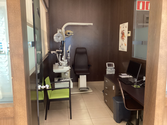 Images Optica2000 Centro Comercial Mediterráneo Almería