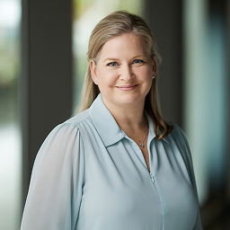 Julie Gagnon headshot.