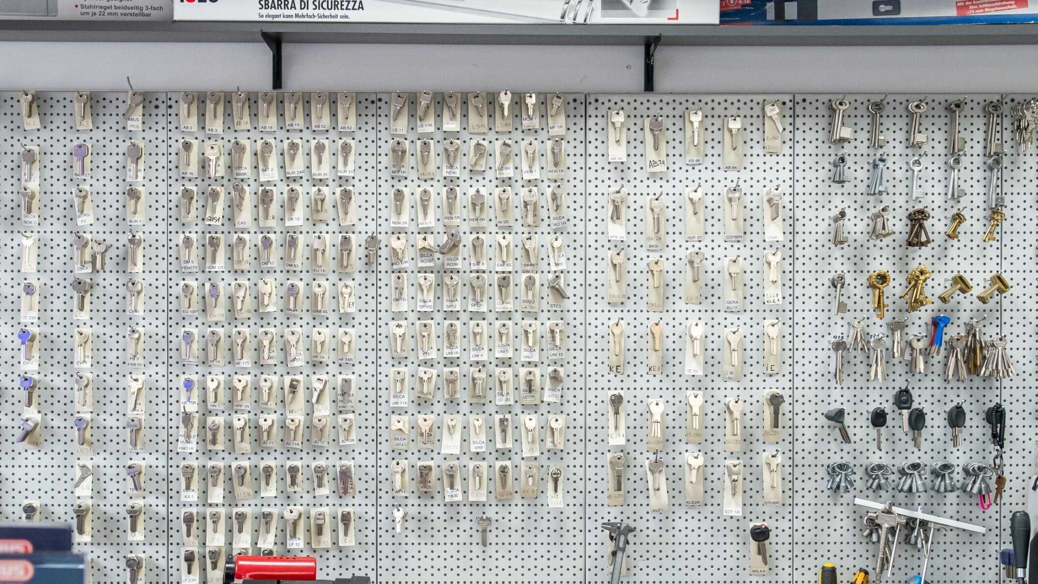 Schlüsseldienst Denis Tschajkovski   Türöffnung, Hauptstraße 50 in Berlin