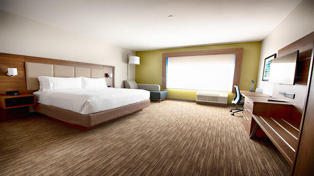 Images Holiday Inn Express & Suites Houston SW - Galleria Area by IHG