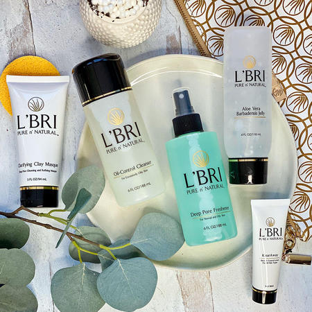 Clear the way for GLOWING skin with our Deep Pore Blemish Collection.