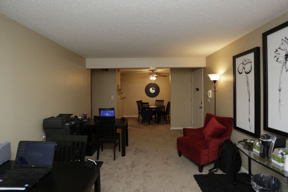 University Villa Apartments Photo