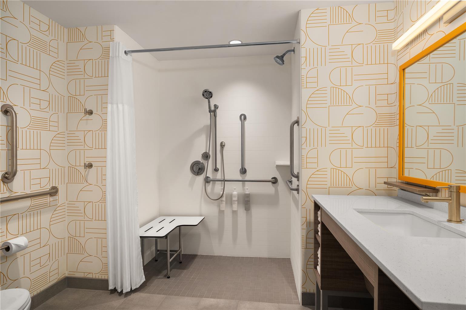 Guest room bath 
