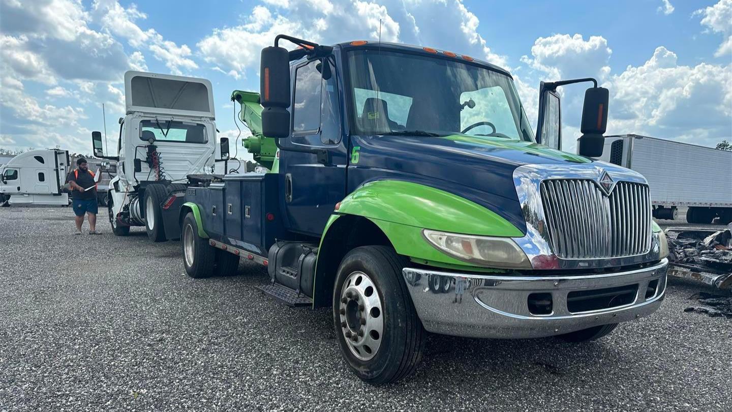 Moffo's Towing & Repair offers comprehensive tow services to assist you in various roadside situatio Moffo's Towing & Repair Jacksonville (904)946-1926