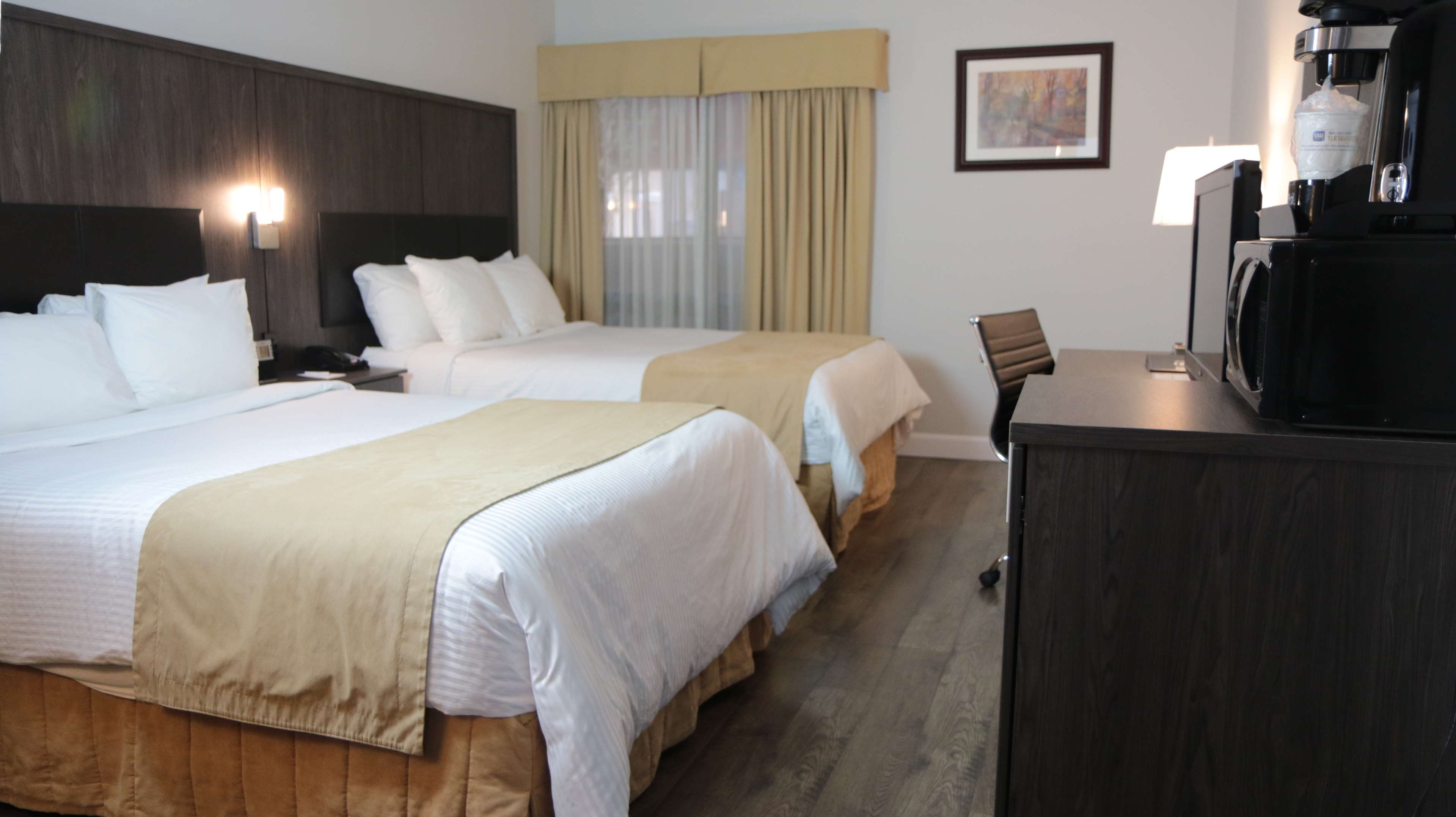 Best Western Laval-Montreal in Laval: Two Queen Bed