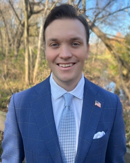 Aaron Davis - Financial Advisor in Rockford, IL 61107 | Merrill