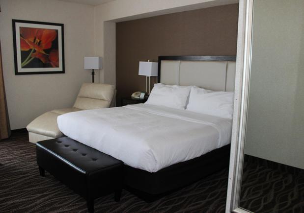 Images Holiday Inn Des Moines-Airport/Conf Center, an IHG Hotel