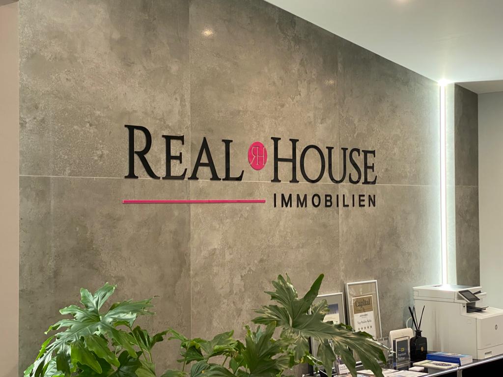 Hausverwaltung Real House