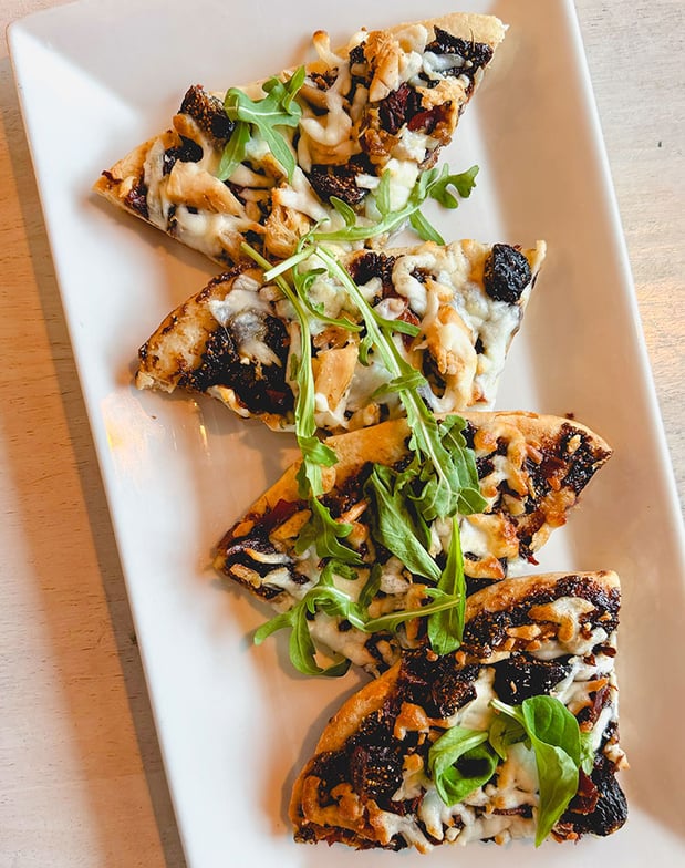 Images Tipsy on Main Kitchen & Cocktails