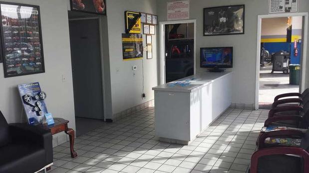Images Purrfect Auto Service - Lake Forest