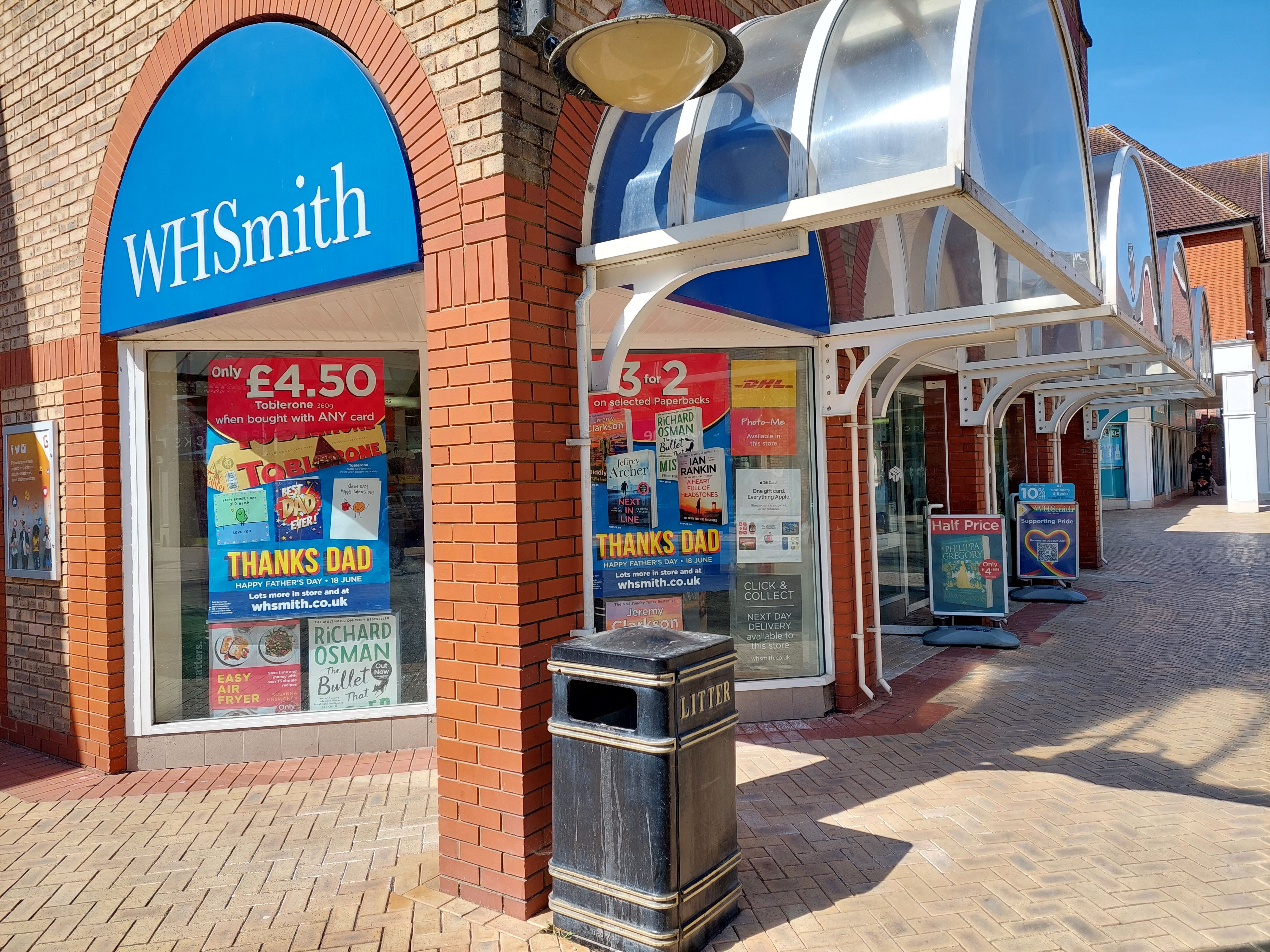 Images DHL Express Service Point (WHSmith Braintree)
