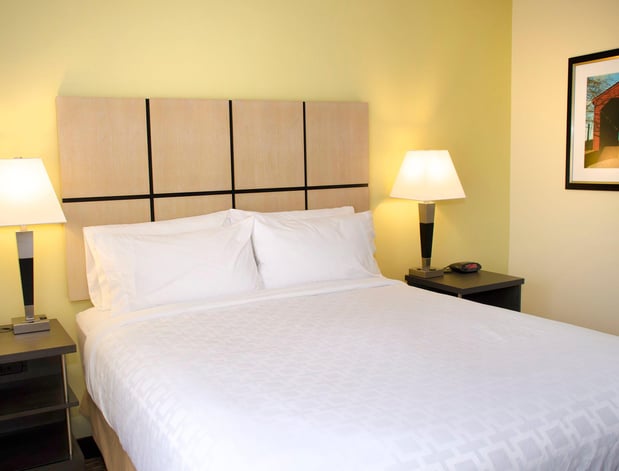 Images Candlewood Suites Lancaster West by IHG