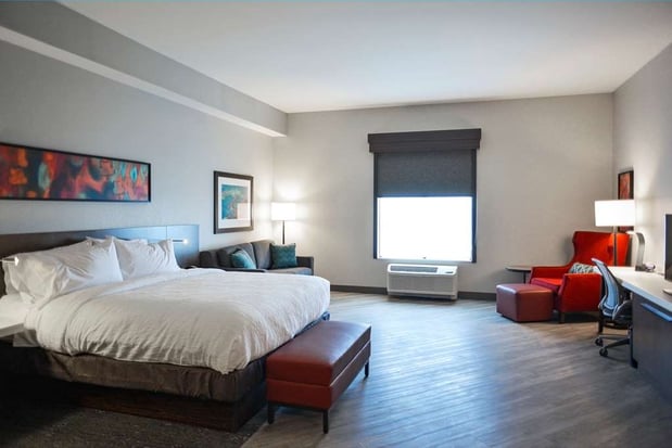 Images Hilton Garden Inn Louisville Mall of St. Matthews