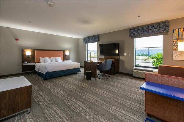 Images Hampton Inn & Suites Wilder