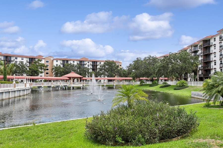 Fountainview exterior grounds with fountain