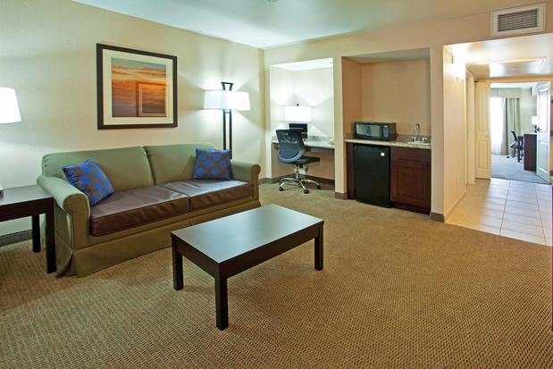 Images Holiday Inn & Suites Phoenix Airport by IHG