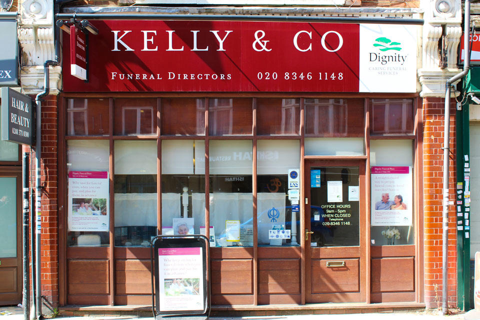 Kelly & Co Funeral Directors Finchley 020 8346 1148