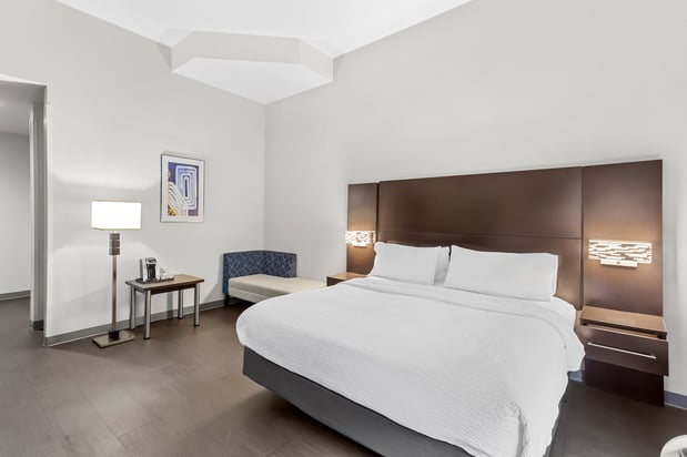 Images Holiday Inn Express & Suites Charleston NW - Cross Lanes by IHG