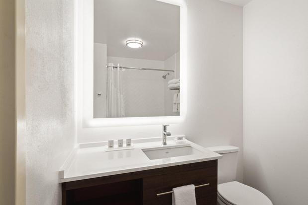 Images Holiday Inn & Suites Bothell by IHG