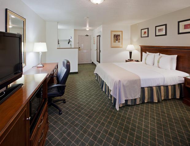 Images Holiday Inn Redding by IHG