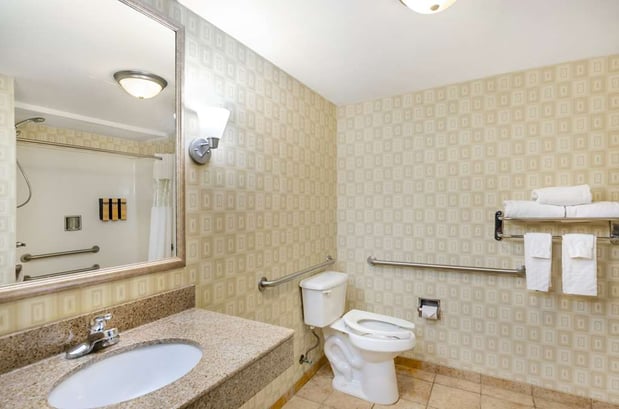 Images Best Western Plus Waynesboro Inn & Suites Conference Center