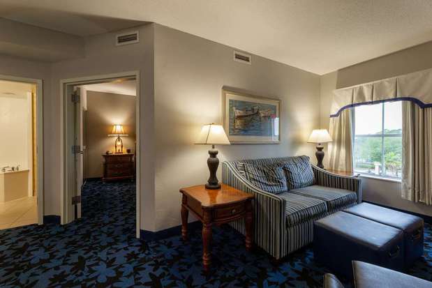 Images Hampton Inn & Suites Jacksonville Deerwood Park