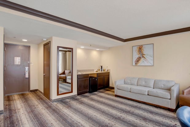 Images Crowne Plaza Harrisburg-Hershey by IHG