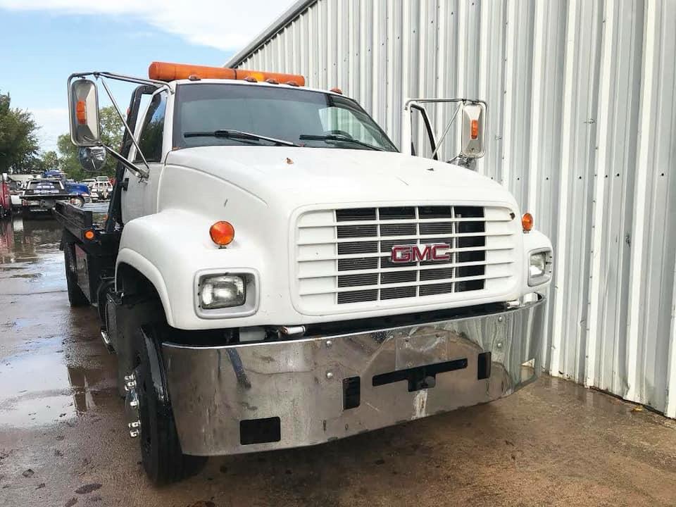 Dub B Towing &amp; Roadside Services Logo