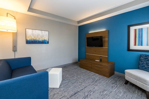 Images Holiday Inn Express & Suites Louisville Downtown by IHG