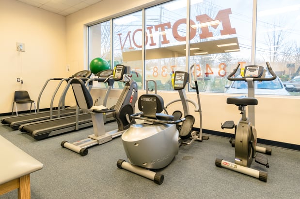 Images MOTION Sports Medicine - Airmont