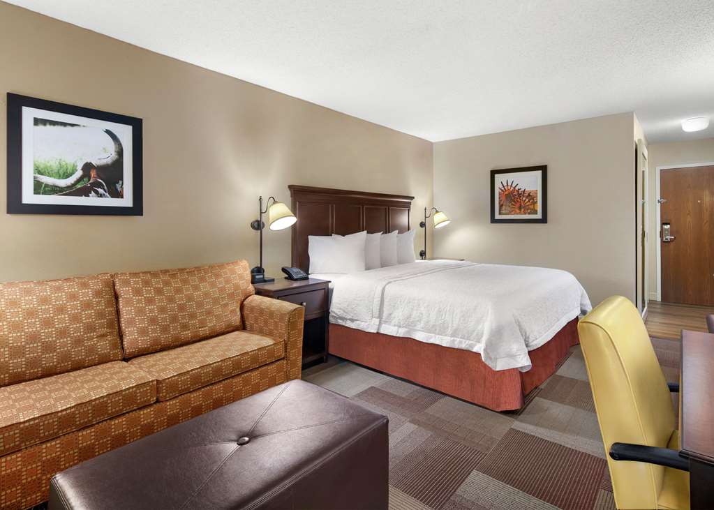 Guest room