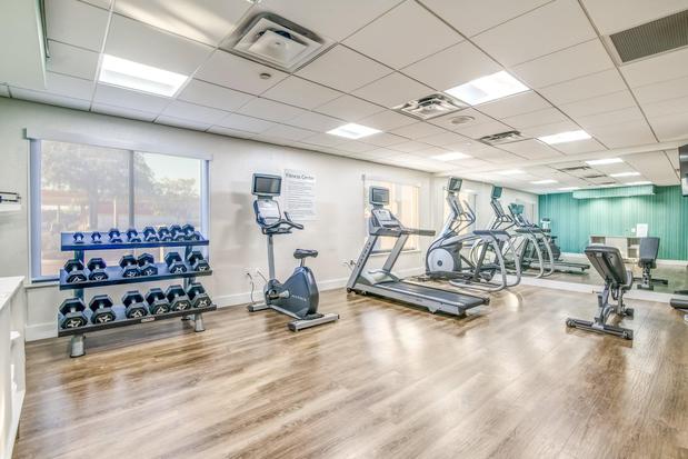 Images Holiday Inn Express & Suites Longview North by IHG