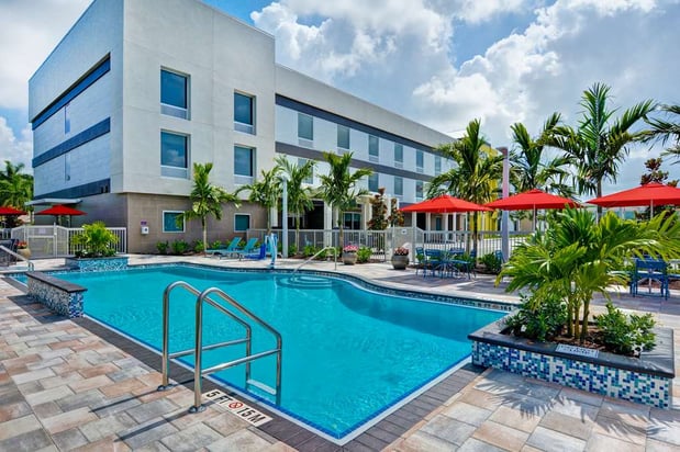 Images Home2 Suites by Hilton Naples I-75 Pine Ridge Road