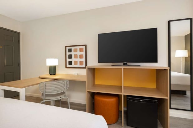 Images Spark by Hilton Rock Springs