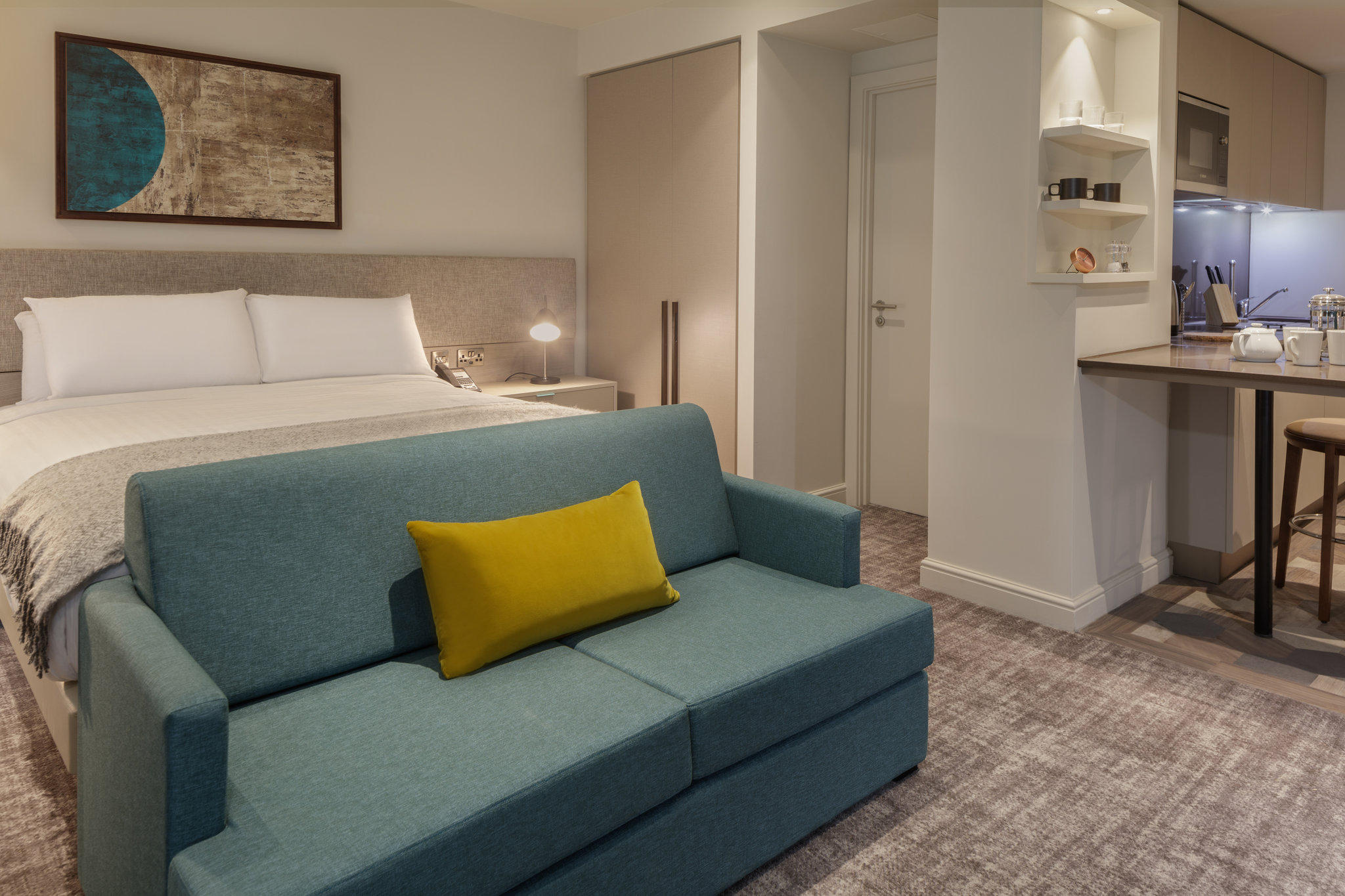 Images Staybridge Suites London - Heathrow Bath Road, an IHG Hotel