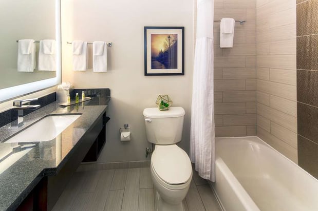 Images DoubleTree by Hilton Hotel Savannah Historic District